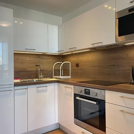 Апартаменты Sag 28 Floor Panrama Free Parking Free Wifi Братислава